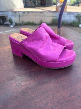 Share Miz Mooz Leather Platform Sandal Size 7 Fuchsia Gwen 37